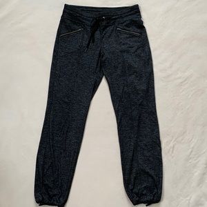 Athleta Metro Charcoal Heathered Jogger - size Small